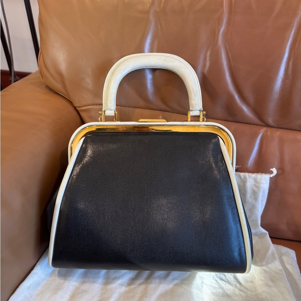 Dior  Black and Cream Fermoire Shoulder Bag - Picture 5 of 11